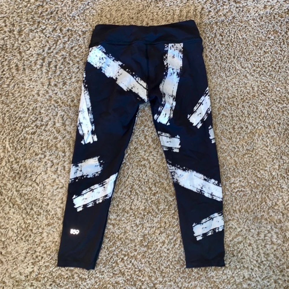 Splits59 black silver crop leggings Capri xs